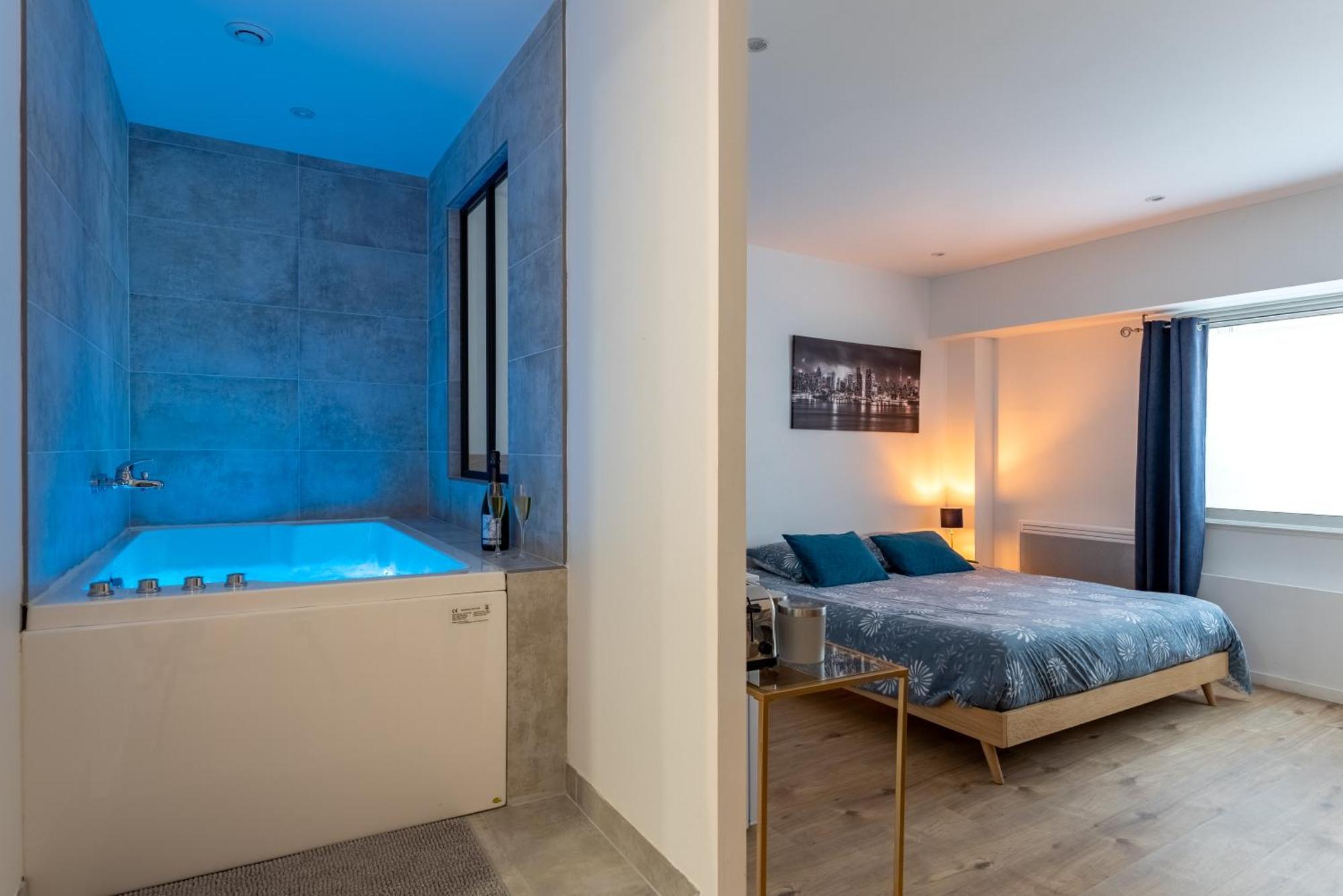 Le Fruit Defendu "Love Room" Jacuzzi Centre Ville Rouen Eksteriør billede